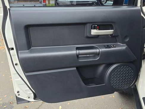 Used 2014 Toyota FJ Cruiser 4WD w/ Convenience Package image 23