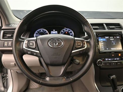 Used 2016 Toyota Camry XLE image 7