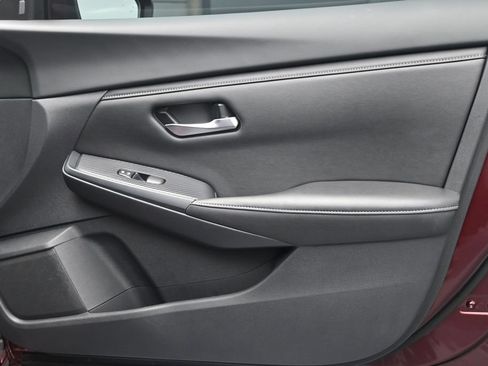 Used 2024 Nissan Sentra SV FWD image 33