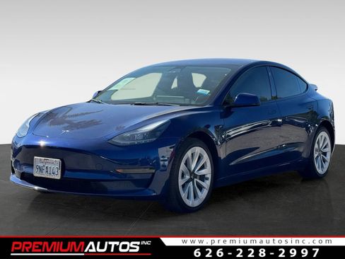 Used 2023 Tesla Model 3 Standard Range image 1