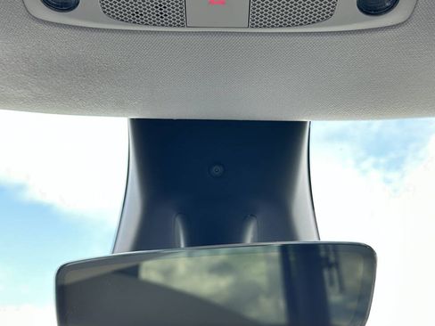 Used 2025 Tesla Model Y Long Range AWD/4WD image 39