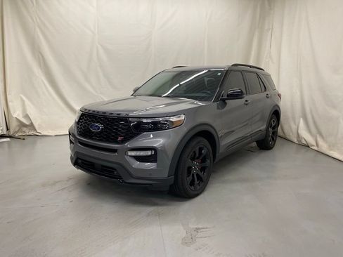 Used 2022 Ford Explorer ST w/ Equipment Group 401A AWD/4WD image 2