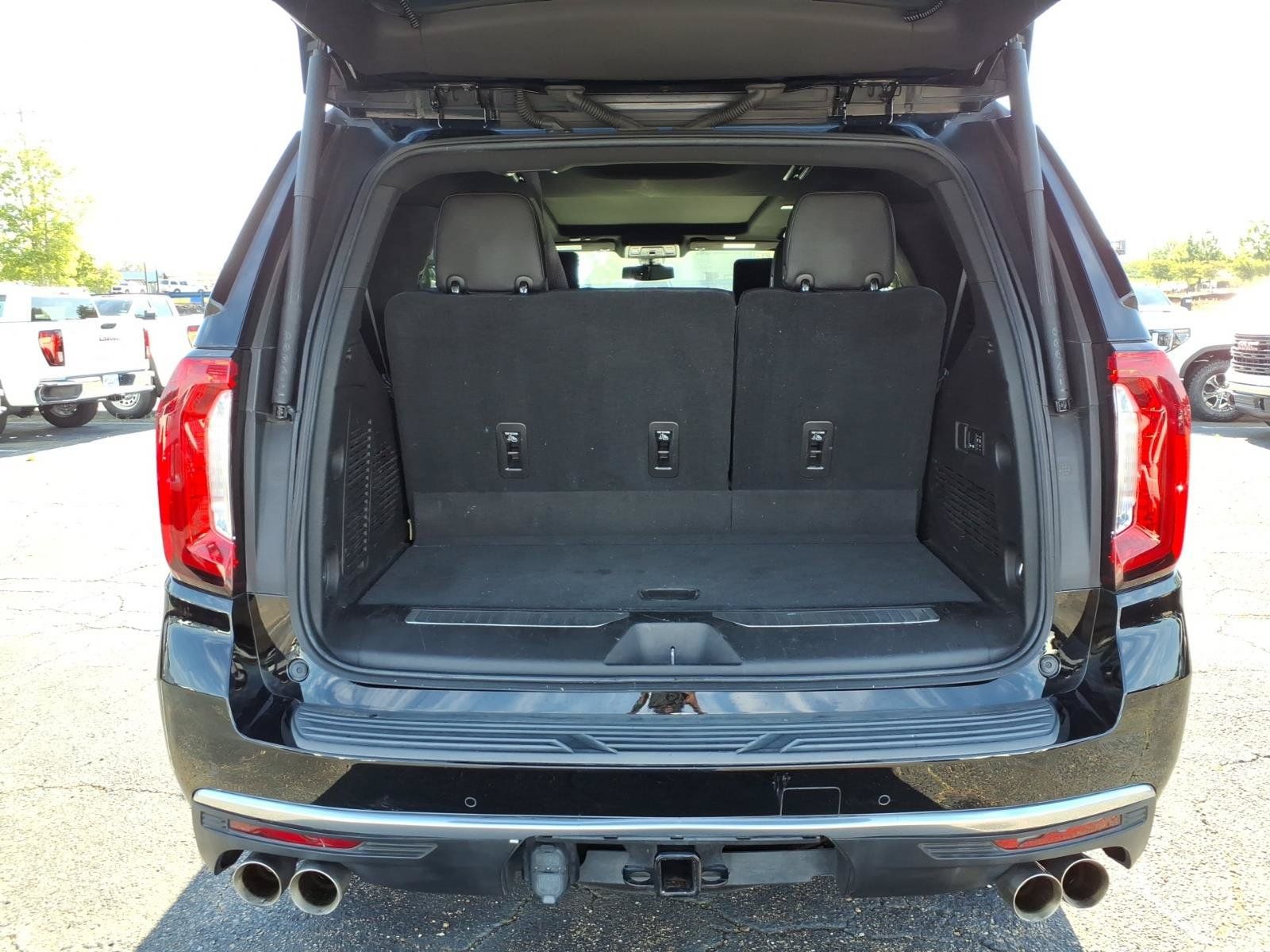 Used 2021 GMC Yukon Denali w/ LPO, Illumination Package AWD/4WD image 6
