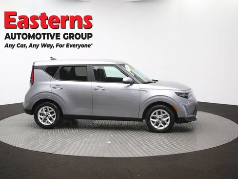 Used 2025 Kia Soul LX w/ LX Technology Package FWD image 44
