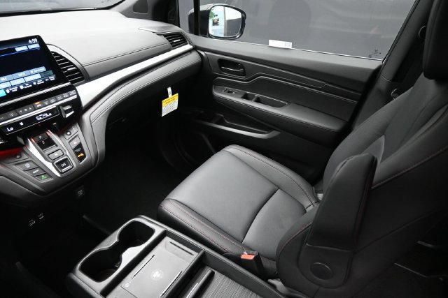Certified 2026 Honda Odyssey Sport-L image 11