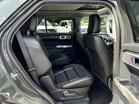 Used 2023 Ford Explorer XLT w/ Equipment Group 202A AWD/4WD image 10