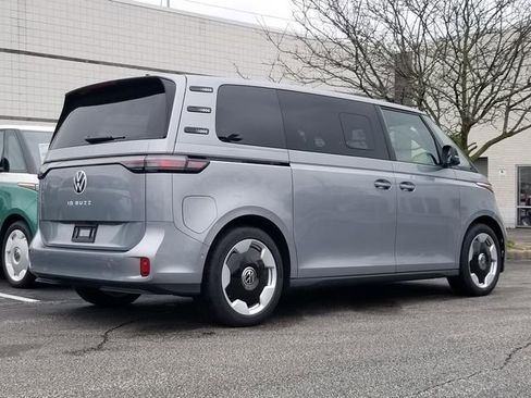 New 2025 Volkswagen ID. Buzz Pro S RWD image 3