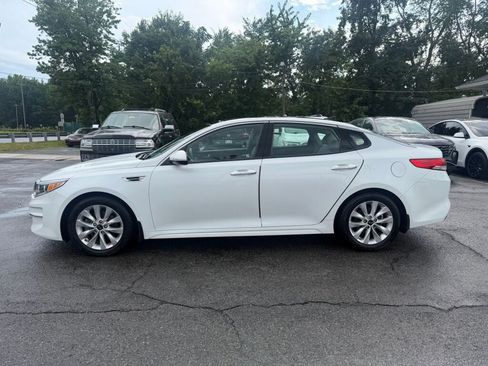Used 2016 Kia Optima EX w/ Premium Package FWD image 4