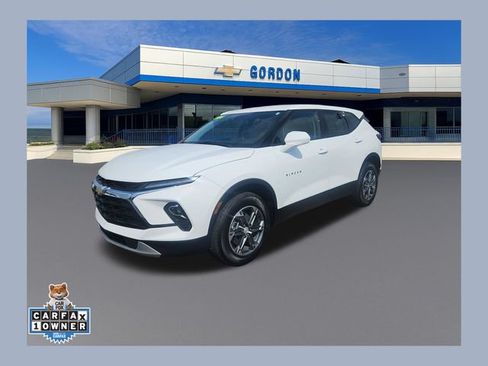 Used 2024 Chevrolet Blazer LT FWD image 1
