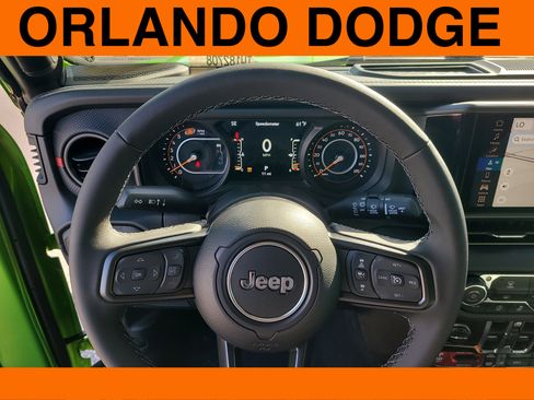 Used 2026 Jeep Wrangler Unlimited Rubicon w/ Technology Group AWD/4WD image 19