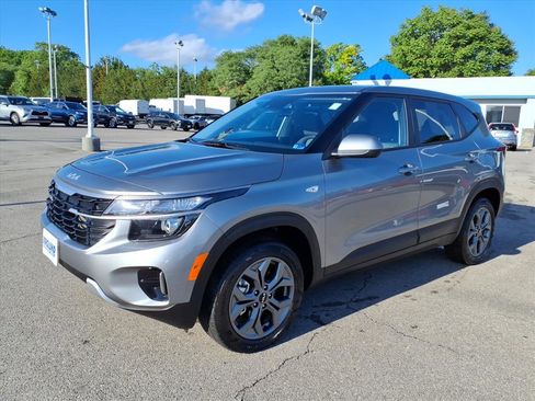 Used 2026 Kia Seltos LX AWD/4WD image 8