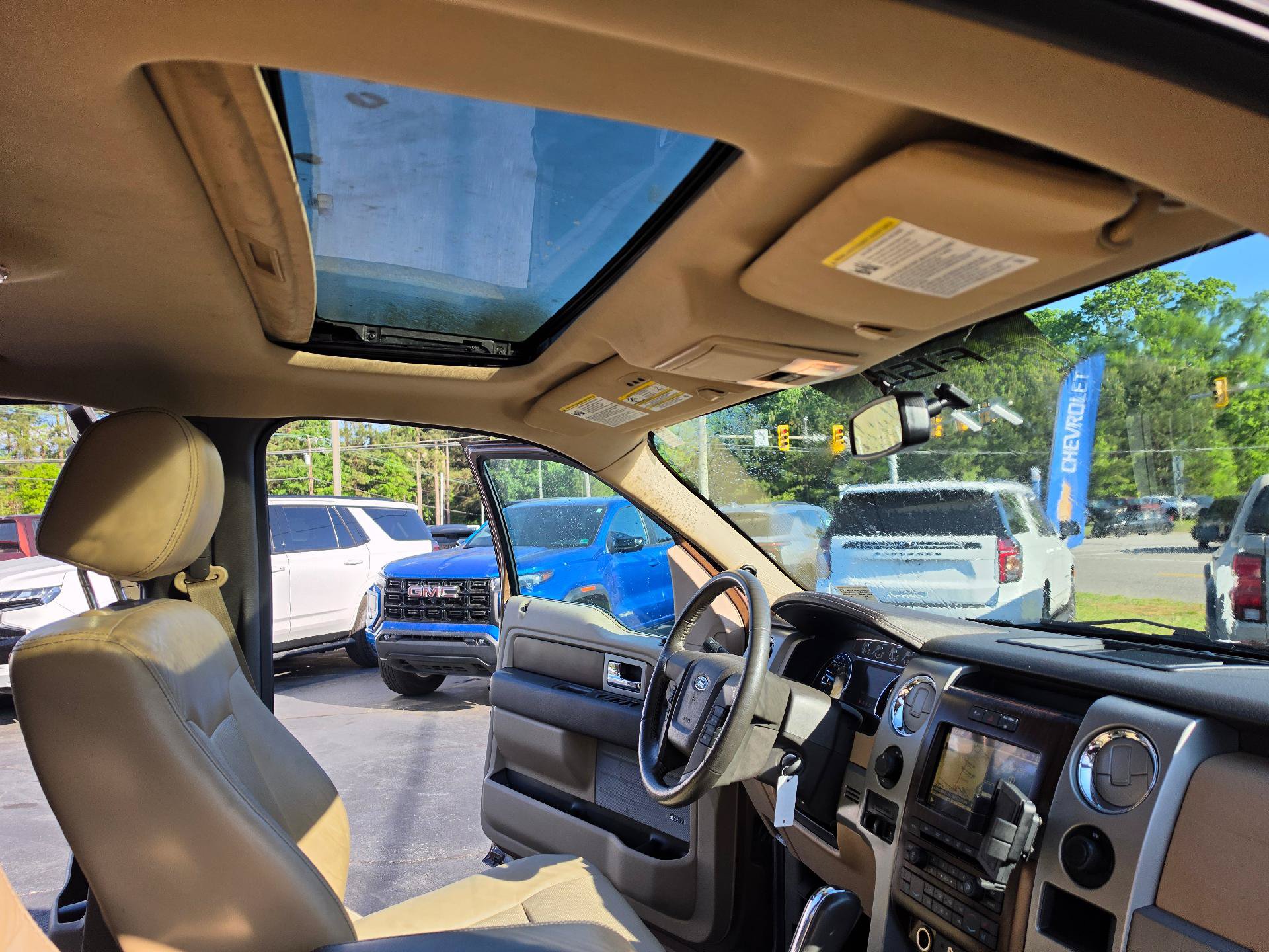 Used 2012 Ford F150 Lariat w/ Lariat Chrome Pkg RWD image 12