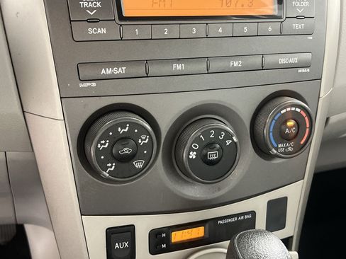 Used 2011 Toyota Corolla LE w/ Preferred Accessory Pkg FWD image 19