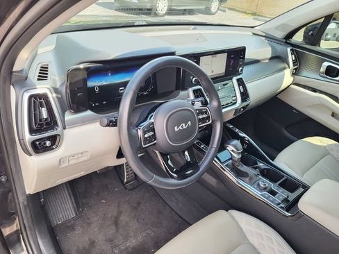 Certified 2023 Kia Sorento SX AWD/4WD image 10