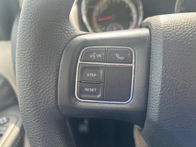 Used 2018 Dodge Grand Caravan SE w/ UConnect Hands-Free Group FWD image 22