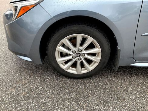 Used 2023 Toyota Corolla LE w/ LE Convenience Package image 4