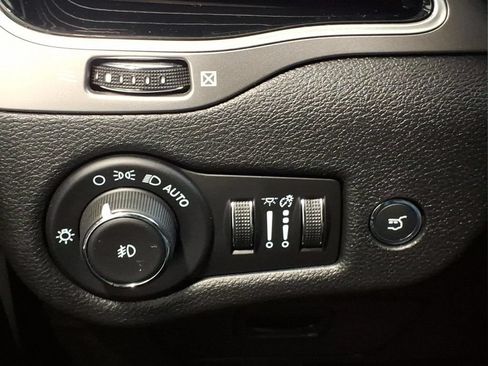 Used 2021 Jeep Cherokee Latitude Lux 80th Anniv w/ Quick Order Package 26U 80TH AWD/4WD image 18