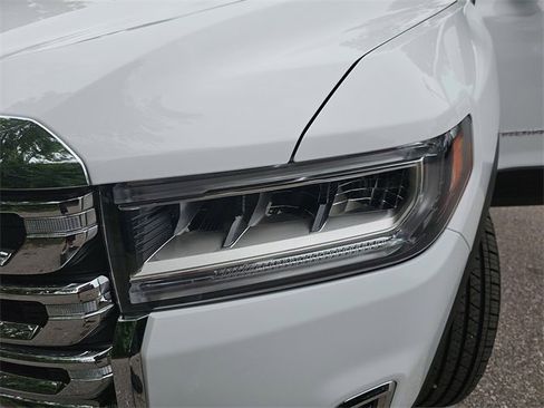 Certified 2022 GMC Acadia SLE w/ Driver Convenience Package image 33