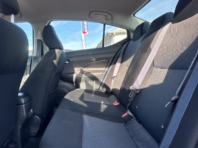 Used 2025 Nissan Versa SV FWD image 11