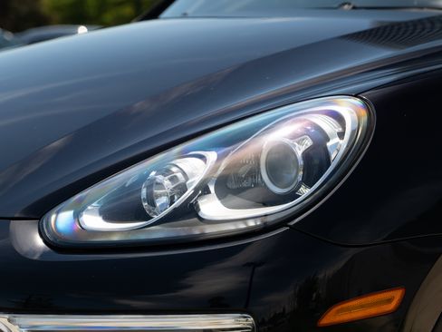 Used 2016 Porsche Cayenne AWD/4WD image 35