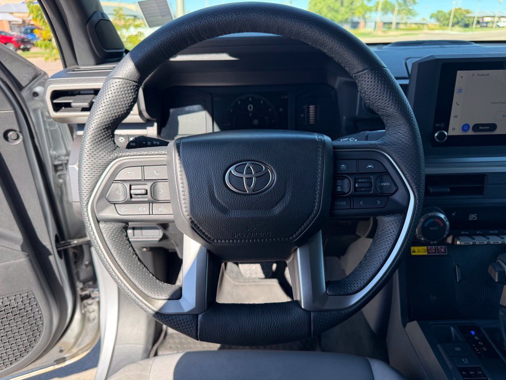 Used 2025 Toyota Tacoma SR5 AWD/4WD image 12