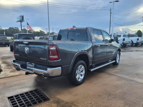 Used 2019 RAM 1500 Laramie AWD/4WD image 2
