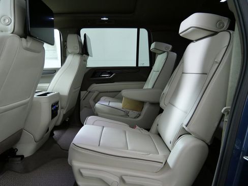 New 2026 GMC Yukon XL Denali AWD/4WD image 15