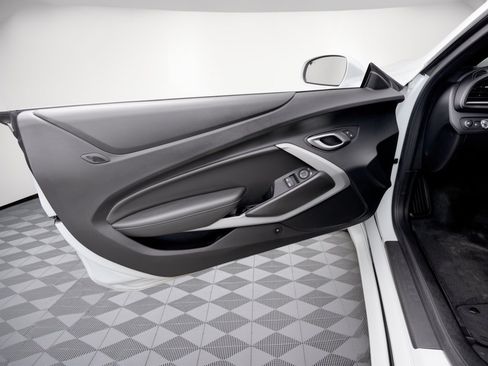 Certified 2021 Chevrolet Camaro LT RWD image 14