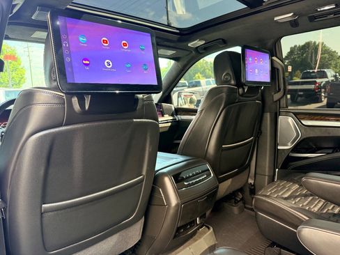 Used 2025 Cadillac Escalade Sport Platinum w/ LPO, ONYX Package AWD/4WD image 38