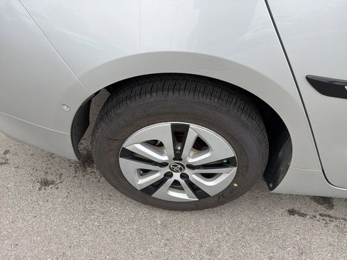 Used 2017 Toyota Prius Two w/ Prius Two Safety Plus Package image 19