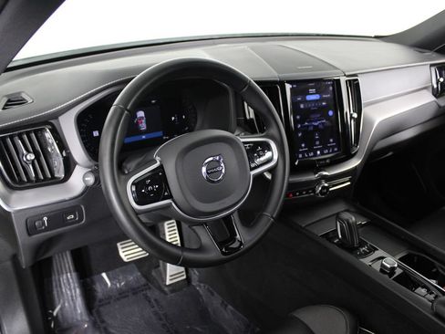 Used 2022 Volvo XC60 B5 R-Design w/ Protection Package Premier FWD image 17