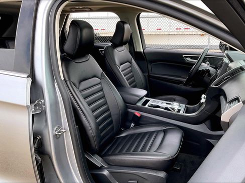 Used 2021 Ford Edge SEL w/ Convenience Package image 7