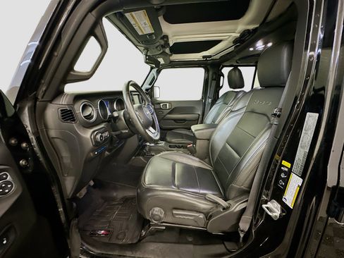 Used 2022 Jeep Wrangler Sahara w/ Cold Weather Group image 13