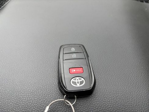 Used 2025 Toyota Tacoma SR image 22