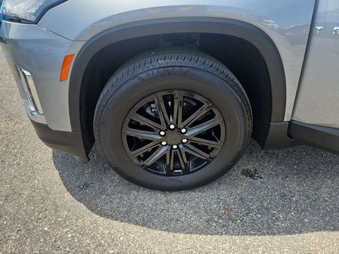 Used 2023 Chevrolet Traverse LT FWD image 27