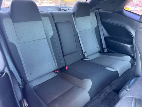 Used 2015 Dodge Challenger SXT RWD image 13