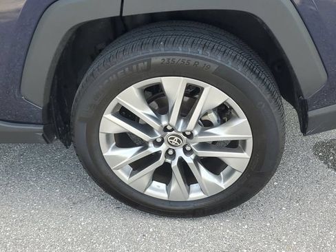 Used 2023 Toyota RAV4 Limited FWD image 5