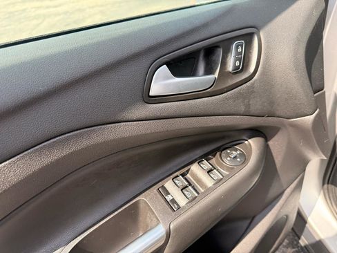 Used 2016 Ford Escape SE w/ SE Leather Comfort Package image 9