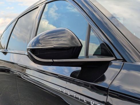 New 2026 Lincoln Nautilus Reserve AWD/4WD image 12