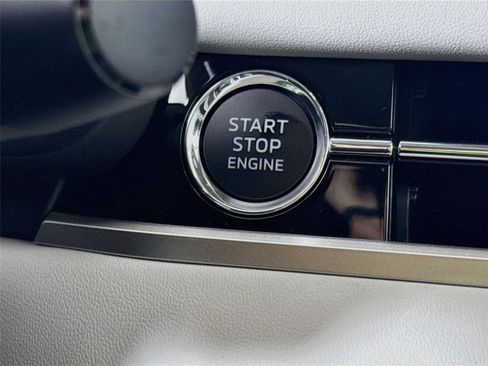 New 2026 Mitsubishi Outlander SE FWD image 12
