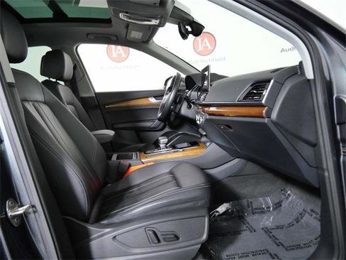Used 2022 Audi Q5 2.0T Premium Plus image 11