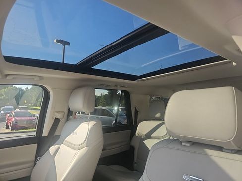 Used 2025 Ford Expedition Max Platinum AWD/4WD image 10