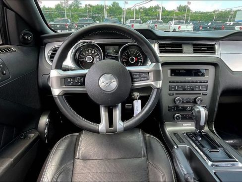 Used 2014 Ford Mustang GT Premium w/ Comfort Package RWD image 6