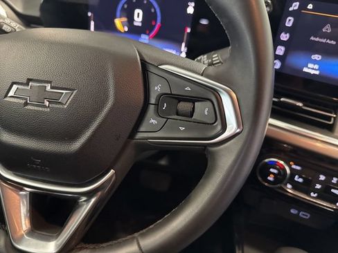 Used 2025 Chevrolet Trax ACTIV FWD image 25