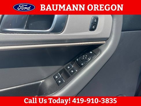 Used 2025 Ford Explorer Active AWD/4WD image 17