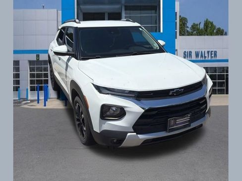 Used 2021 Chevrolet TrailBlazer LT w/ Convenience Package FWD image 1