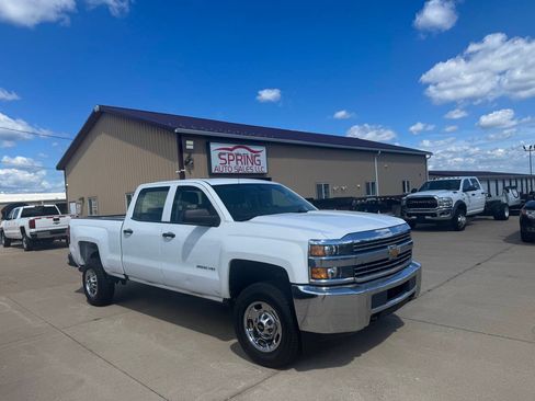 Used 2018 Chevrolet Silverado 2500 W/T AWD/4WD image 3