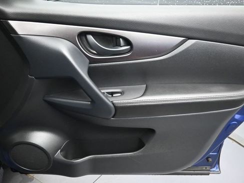 Used 2022 Nissan Rogue Sport S image 29