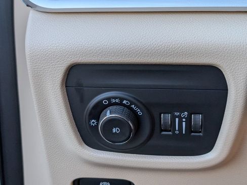 New 2026 Jeep Grand Cherokee L Limited RWD image 24