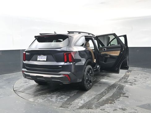 Used 2025 Kia Sorento SX Prestige w/ Olive Brown Leather Package image 33